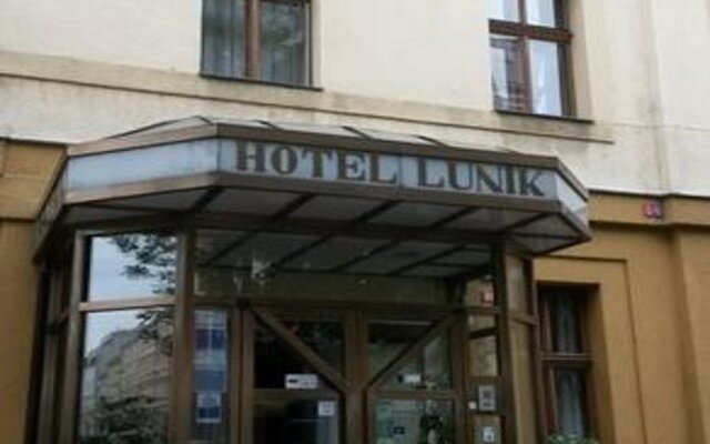 Hotel Lunik