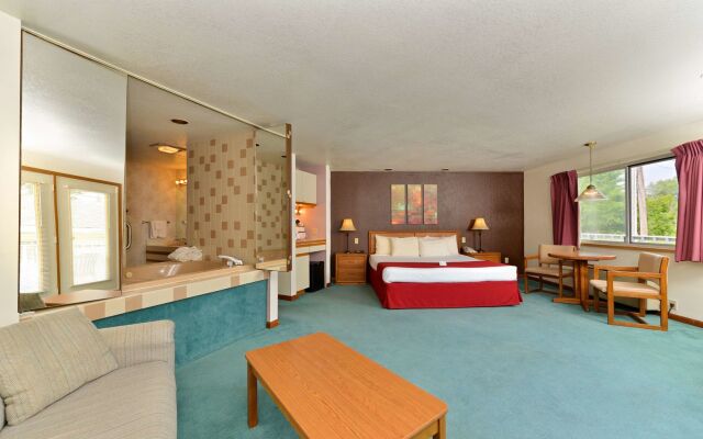 Travelodge by Wyndham Mackinaw City