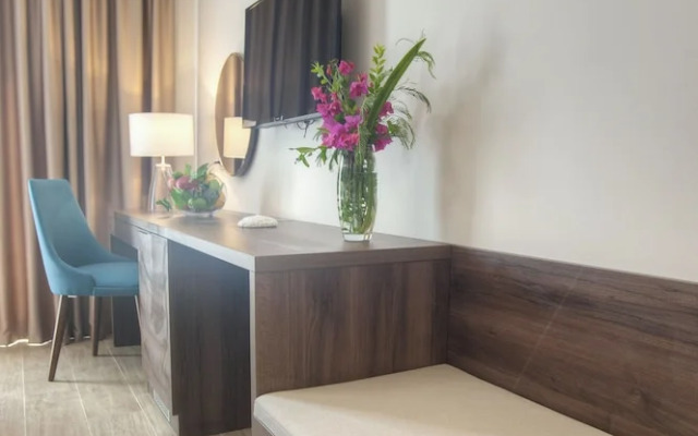 Hotel Twelve by Aycon