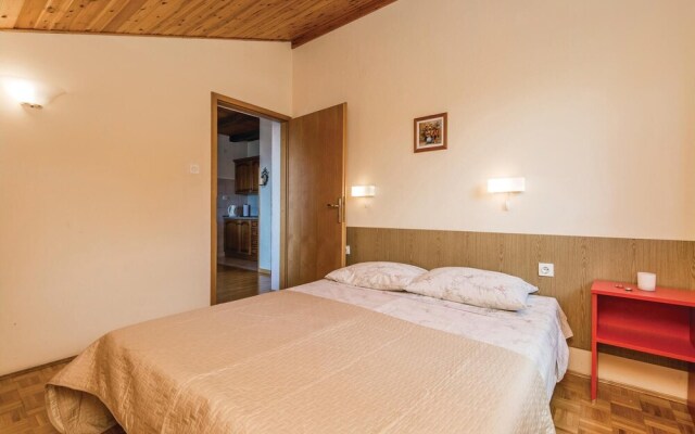 Stunning Home in Lovran With Wifi and 2 Bedrooms