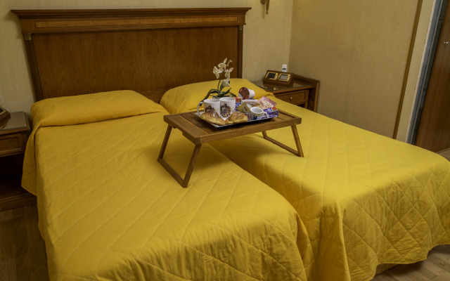 Luxury Rooms H 2000 Roma
