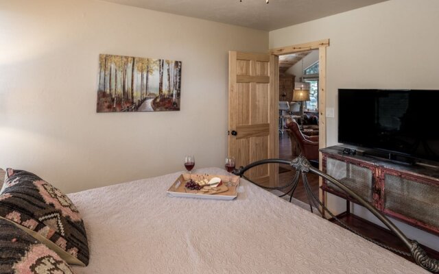 LOGINN - Four Bedroom Cabin