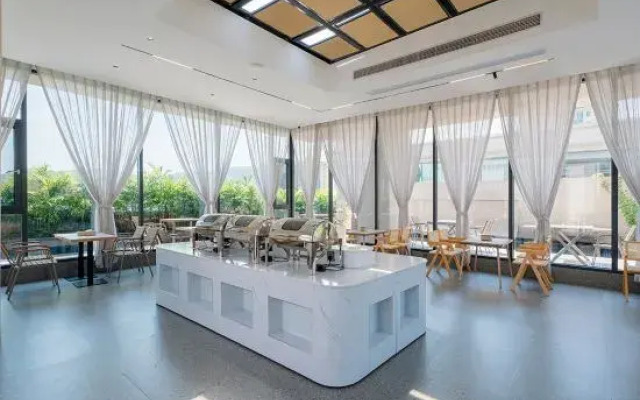 Shanshui Garden Hotel (Zhaoping Government Affairs Center)