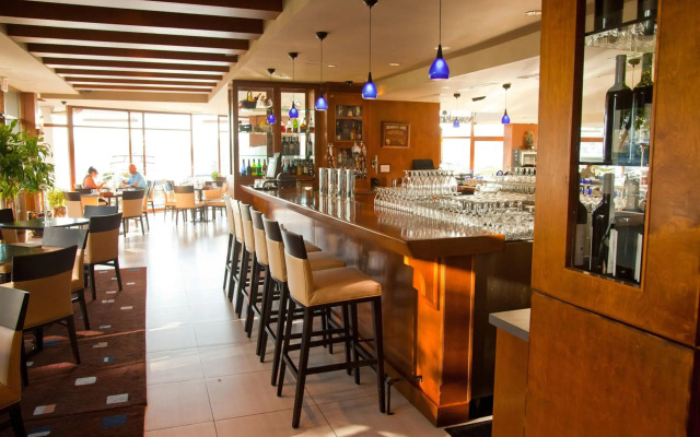 Granville Island Hotel