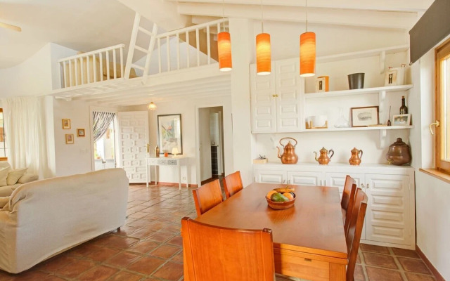 Serene Holiday Home in Sayalonga With Private Pool