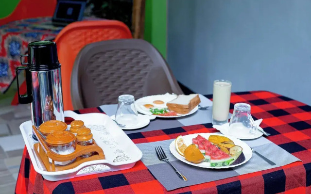 L &j modern backpackers BnB