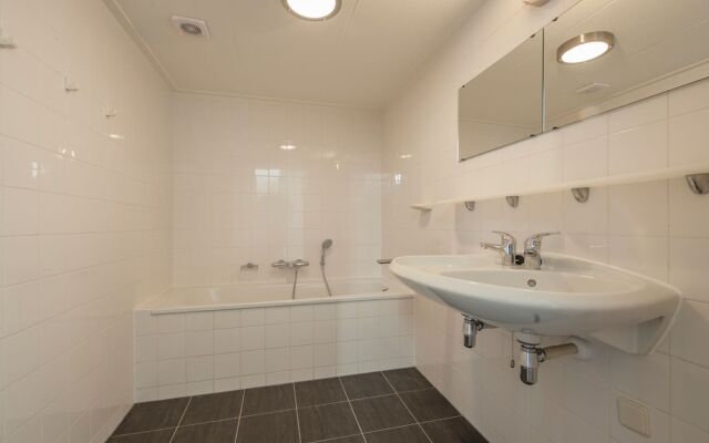 Restyled 2 Bathroom Holidayhome, sea Within Walking Distance