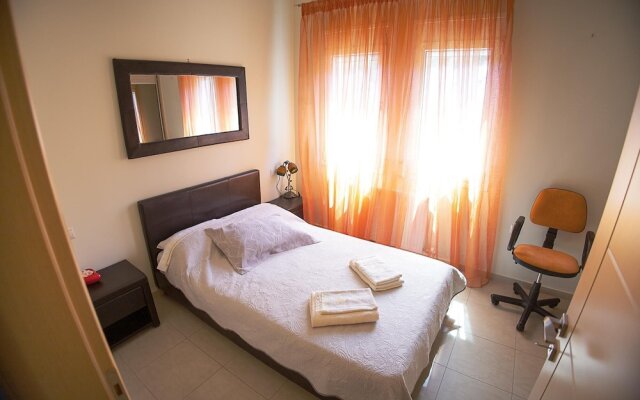 Venia House Marathos