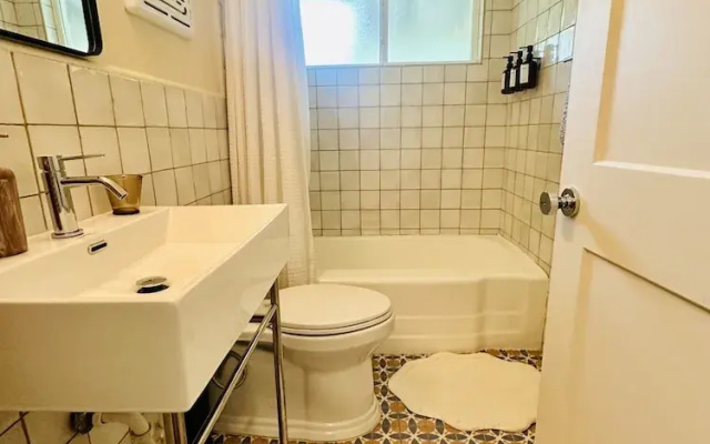 Palma Plaza Unit C