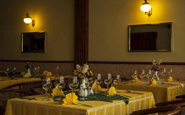 Komfort Hotel Platán