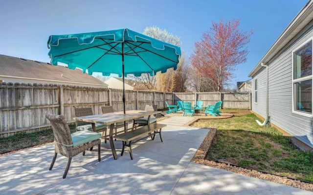 Chic Bentonville Home w/ Patio & Fire Pit!