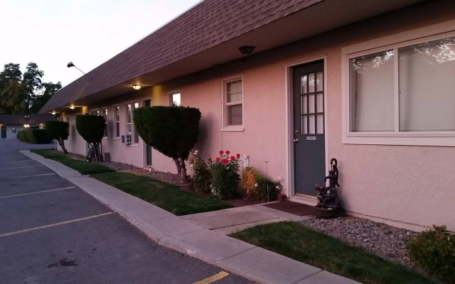 Kalispell Hilltop Inn