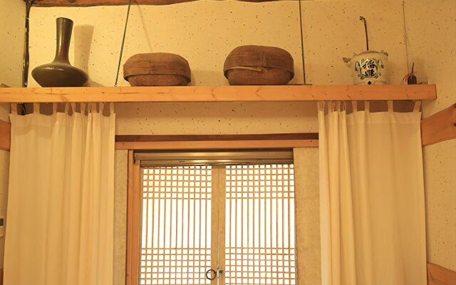 Jeonju Hanok Madang Pension