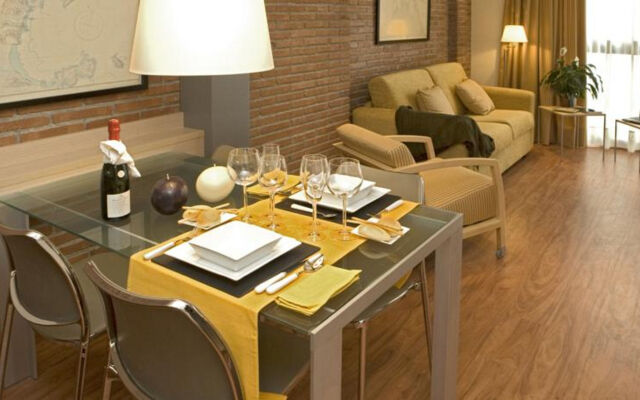 Serennia Cest Apartamentos Arc de Triomf