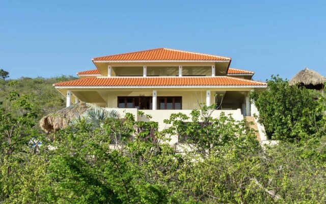 Beautiful Hilltop Villa With Breathtaking Views of the Caribbean Sea!