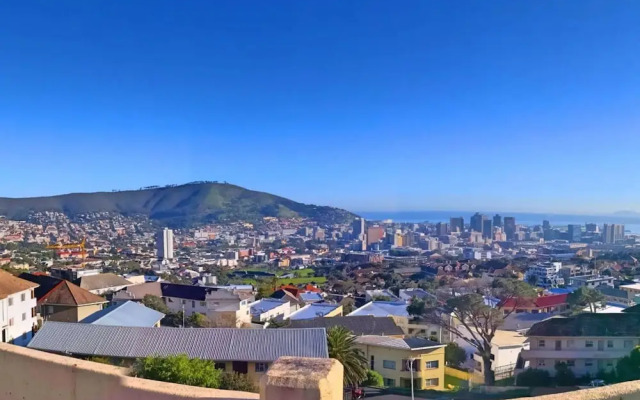 2 Bedroom Apartment in Vredehoek Towers