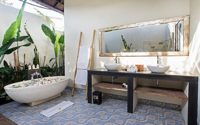Villa RuKun - Two Bedroom Private Pool Villa with Airport Pick-up – Guest Rooms – Kuta