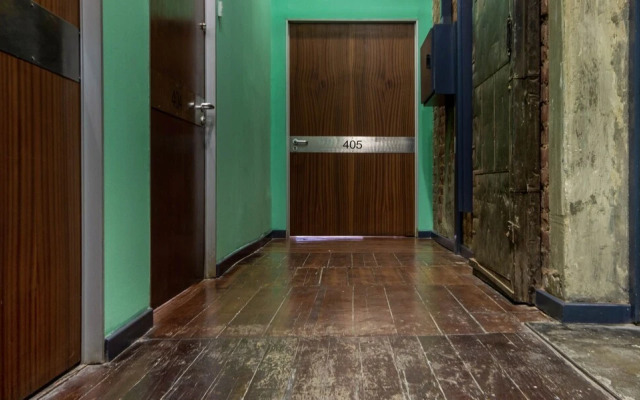 Wolroy House 405 by CTHA