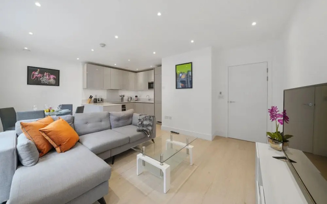 Lux 2 & 3 Bed Apartments in Camden Town FREE WIFI by City Stay Aparts London