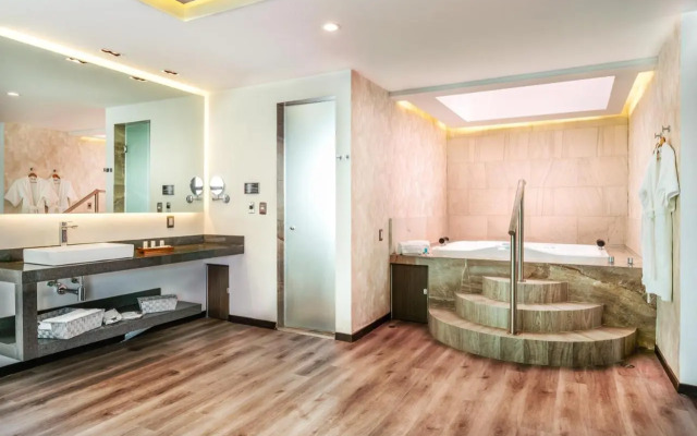 Kaia Suites