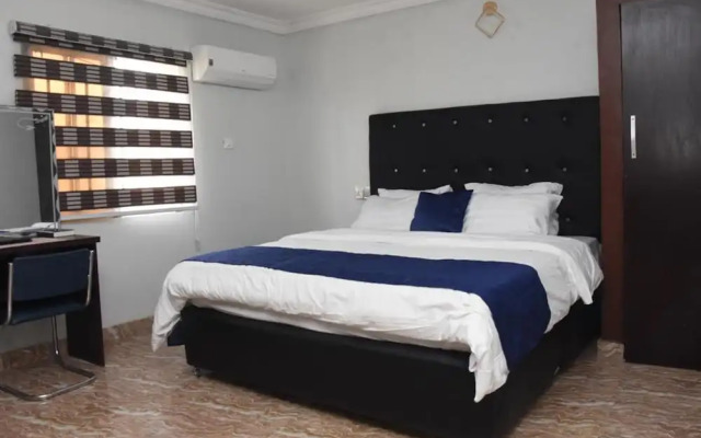 Stunning 3-bed House in Well Secured Estate, Lekki