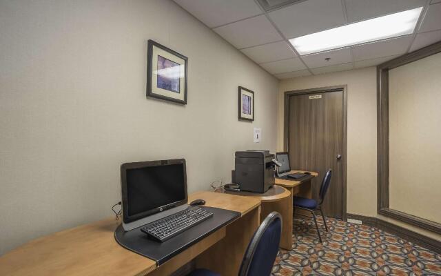 DoubleTree by Hilton Calgary North