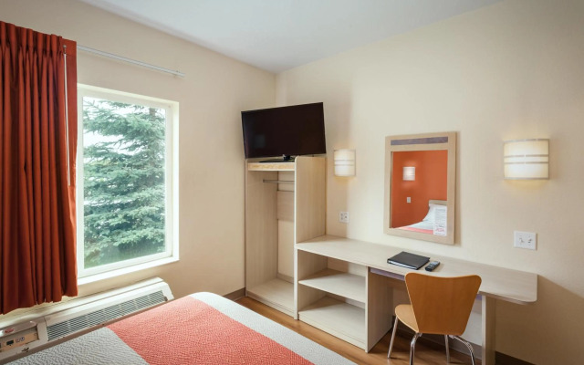 Motel 6 Anchorage, AK - Midtown