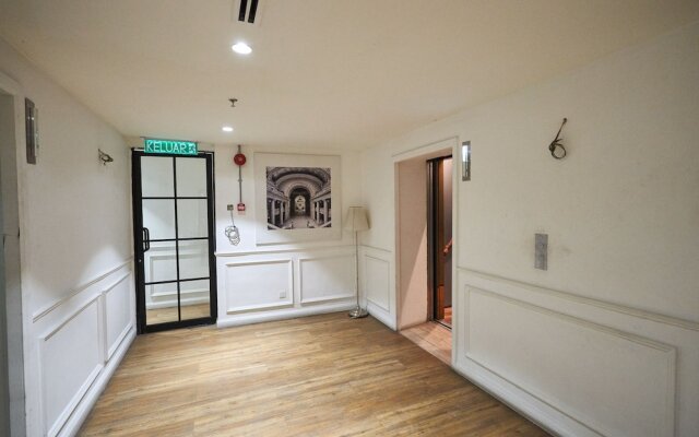 Empire City Marriot by OYO