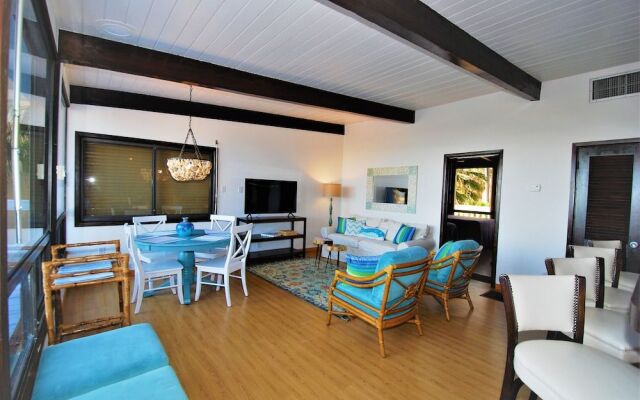 The Mermaid - Completely Renovated 1960's Beachfront House 3 Bedroom Home by RedAwning