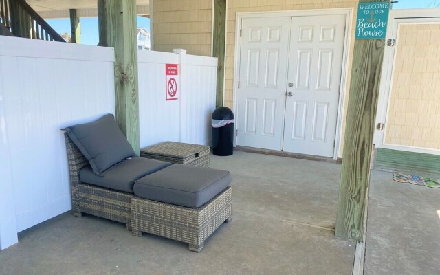 Salt, Sand And Sudds 5 Bedroom Home by RedAwning