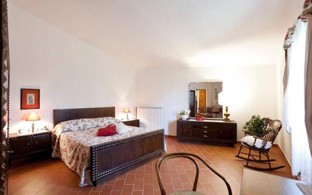 Huge Country House in San Gimignano