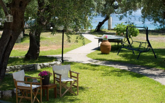 Renata Rooms & Studios