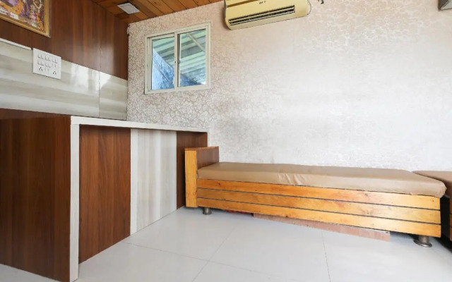 Anand Milan by OYO Rooms