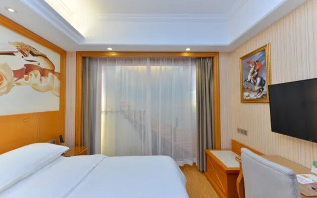 Vienna Hotel (Shanghai Gucun Park)