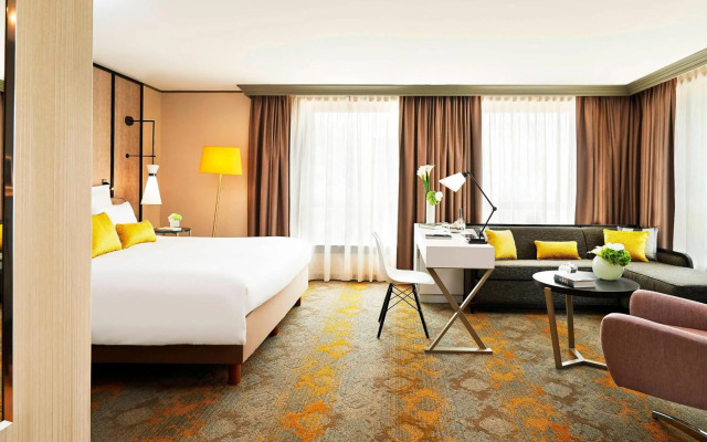 Renaissance Paris La Defense Hotel