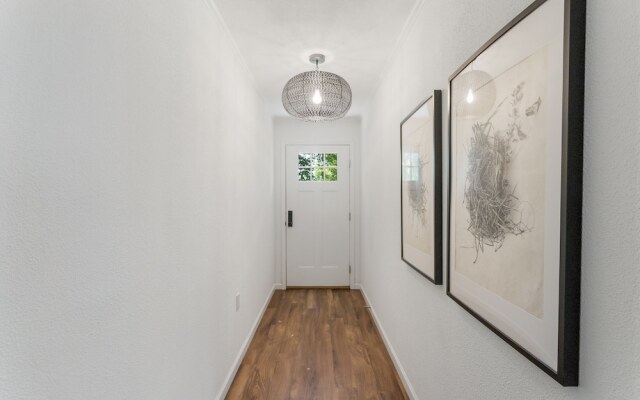 The Tire Swing - Modern 3BD - Gourmet Kitchen - Awesome Local