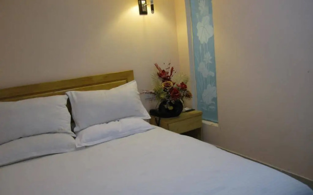 Pebble Hotel (Shanghai New International Expo Center Longyang Road Metro Station)