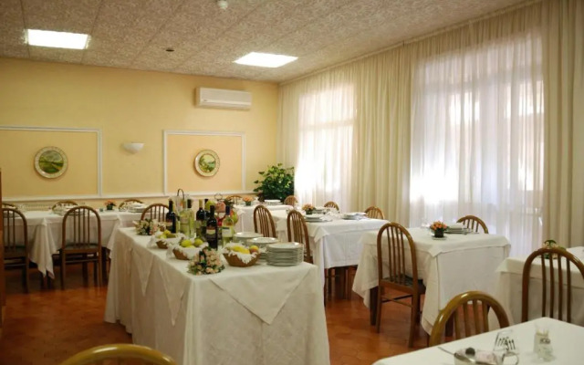 Hotel Iris Crillon