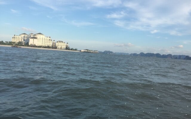 Halong Newlife Condotel