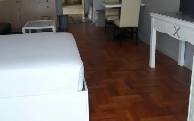 斯普林菲尔德海滩豪华公寓(Springfield Beach Deluxe Condo)
