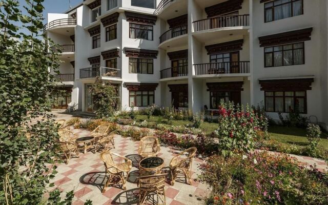Reenam Hotel