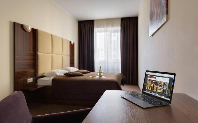 Twin Apart Hotel