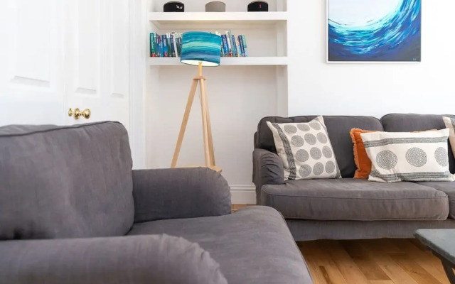 Host Stay Sunny Terrace on Robert Street