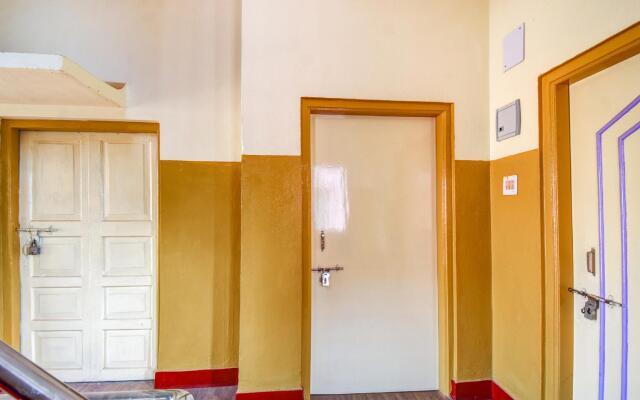 OYO 75953 Shine Inn 2