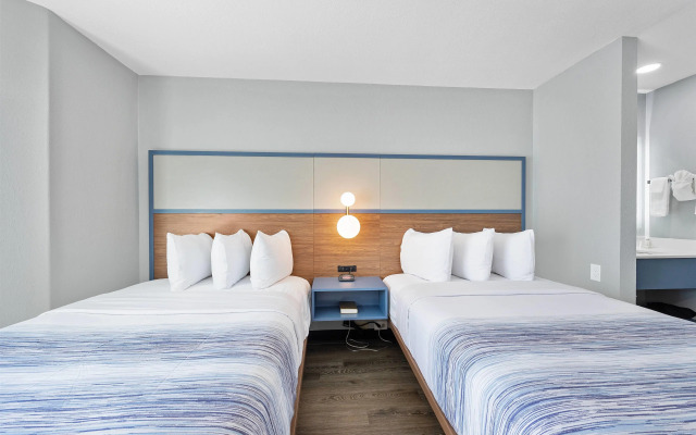 Howard Johnson by Wyndham Urbana