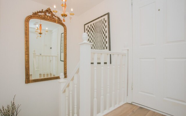 Cosy 2 Bedroom in Stoke Newington With Private Patio