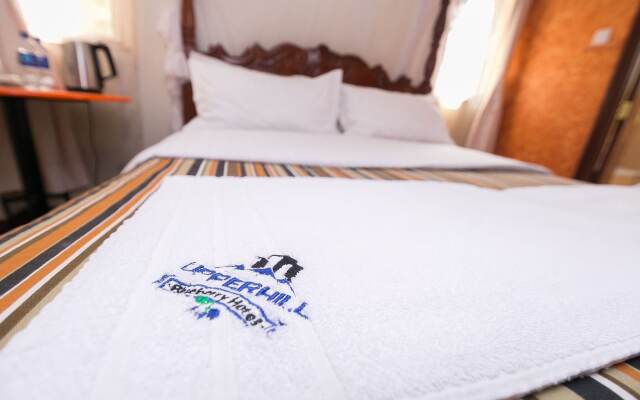 Upperhill Blueberry Hotel