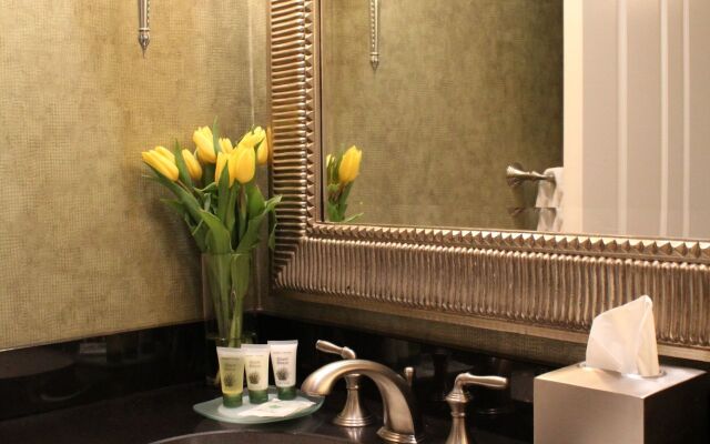 Luxury Suites International At The Signature