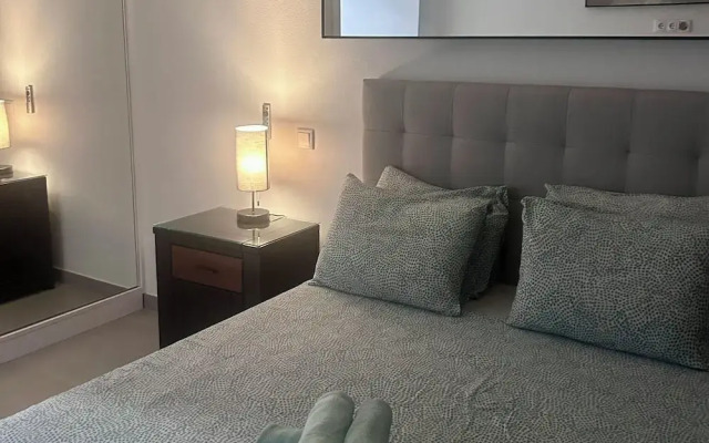 Spectacular Lagos Marina View apt on Promenade