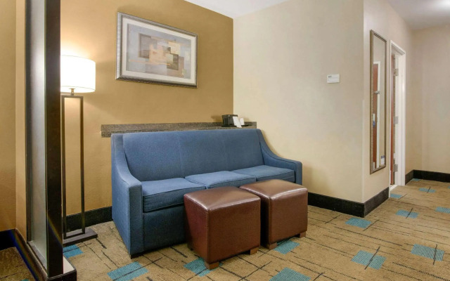 Comfort Suites near MCAS Beaufort